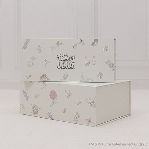 【TOM and JERRY】コラボレーションアイテムをご購入のお客様限定で、スペシャルBOX&巾着をプレゼント。